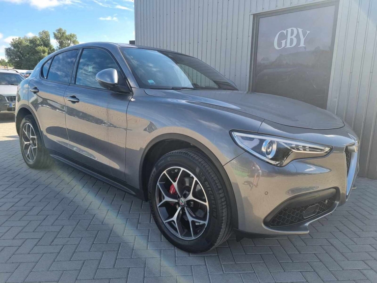 Alfa Romeo Stelvio , 2 l.