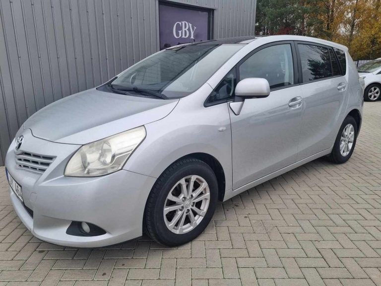 Toyota Verso, 2 l.