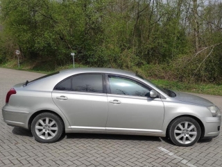 Toyota Avensis, 2 l.