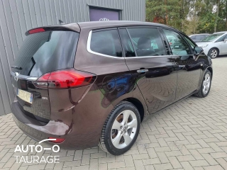 Opel Zafira tourer, 2 l.