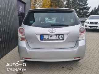 Toyota Verso, 2 l.